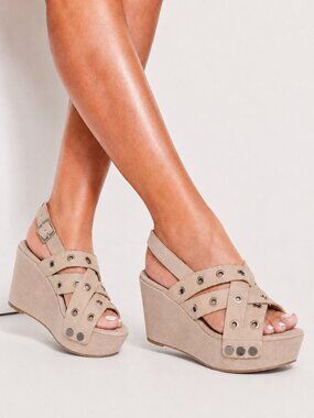 Marc Fisher Bloom Grommet Platform Sandals Natural Suede 7.5 NIB